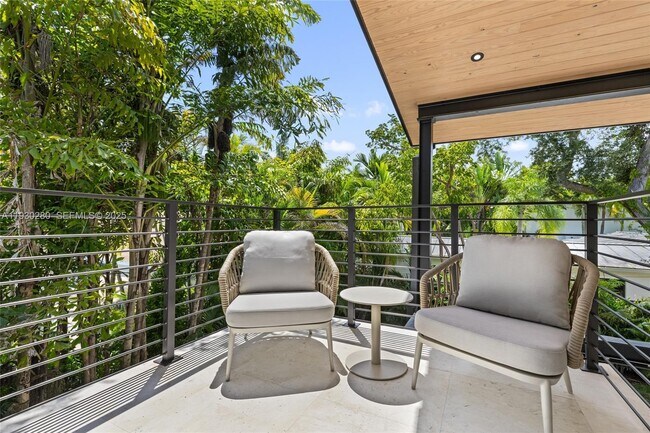 Building Photo - 4024 Bonita Ave