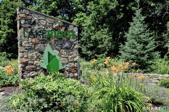 Building Photo - 355 Ledge Dr