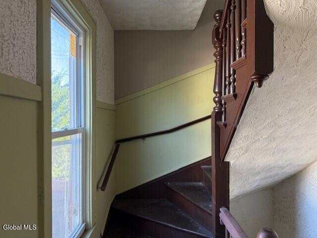 Building Photo - 92 Ontario St