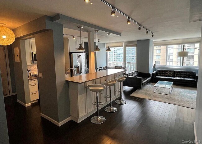 Building Photo - 4-74-74 48th Ave