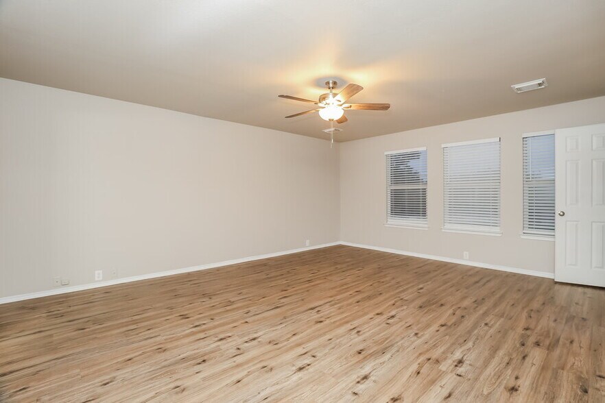 Building Photo - 8227 Ellerston Blvd