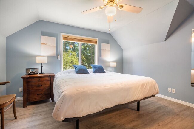 Building Photo - 28 Shoals View Dr