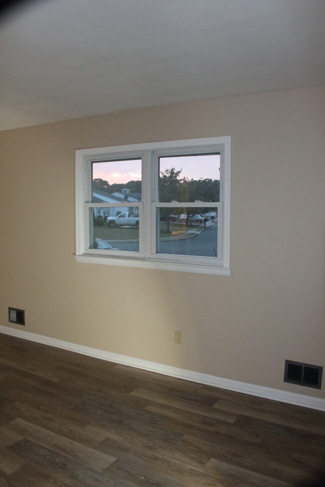 Sunny master - 573 Innkeeper Ln