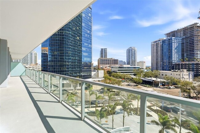 Building Photo - 400 Central Ave