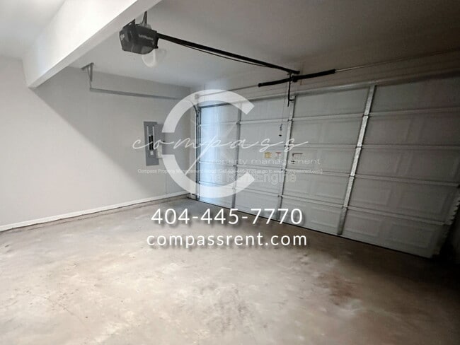 Building Photo - 214 Lyndon Wy NW
