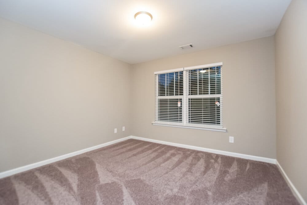 Building Photo - 398 Fieldcrest Dr