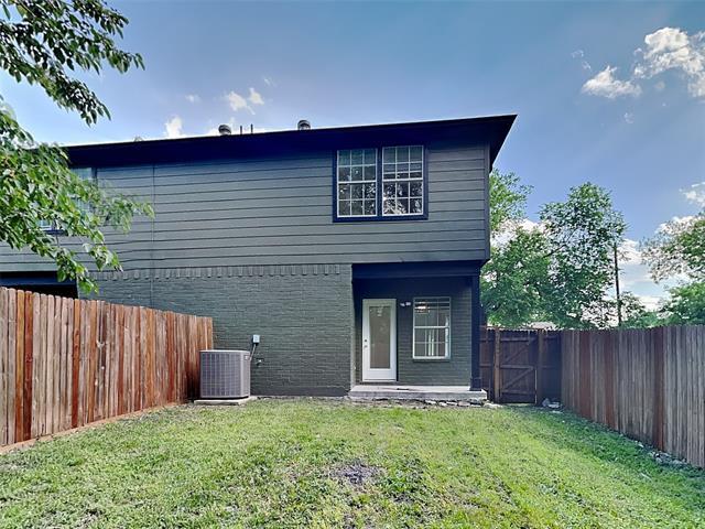 Building Photo - 807 Fenet St