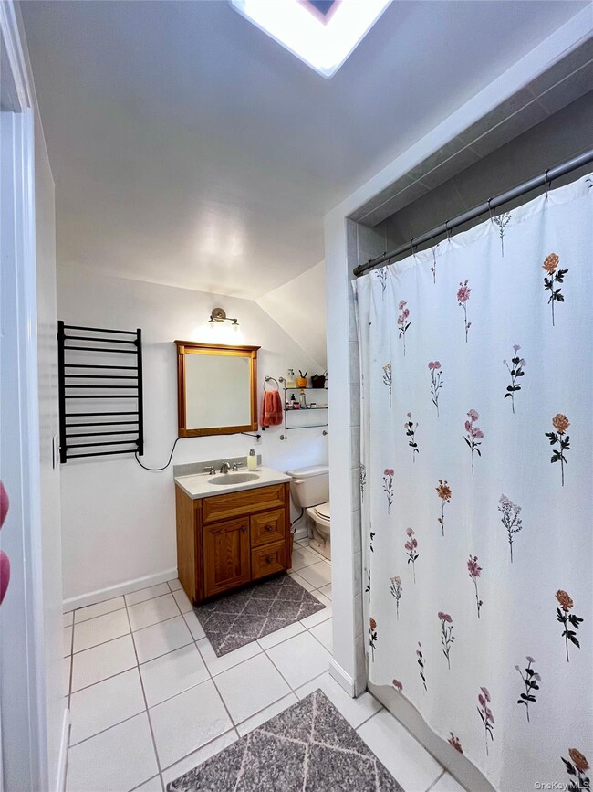 Building Photo - 16 Yeoman Ln