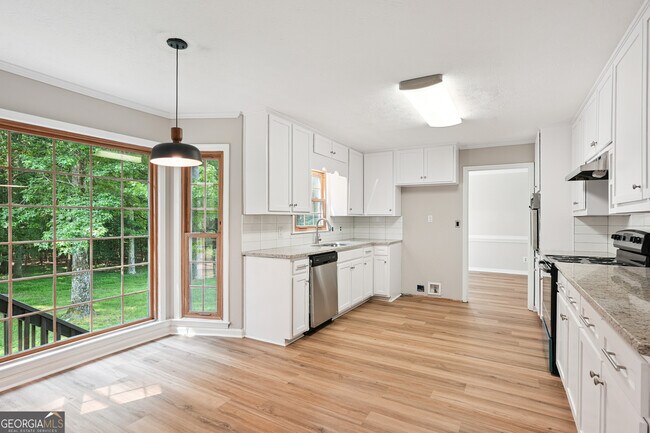 Building Photo - 5206 Clearwater Dr SW