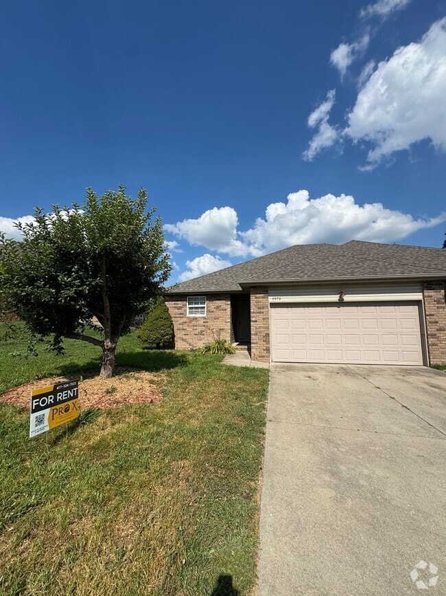 Building Photo - Lovely 3 bedroom, 2 Bath duplex!
