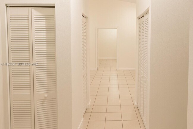 Building Photo - 2516 Lincoln St