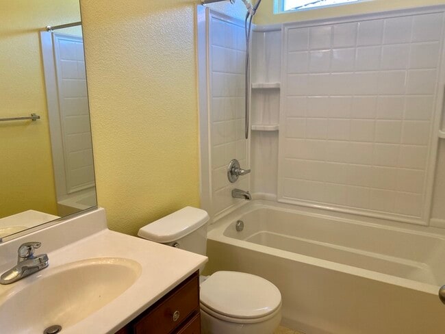 Building Photo - 5215 Noyack Way
