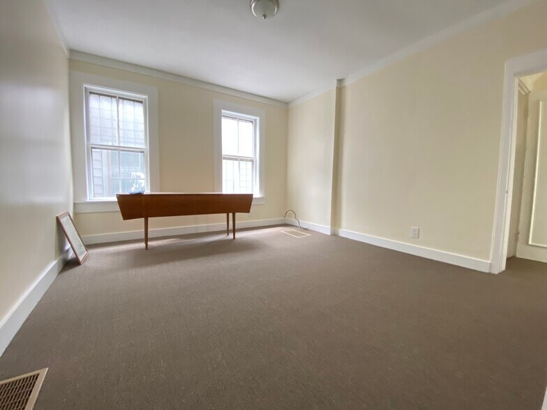 Building Photo - 23 Union Ave