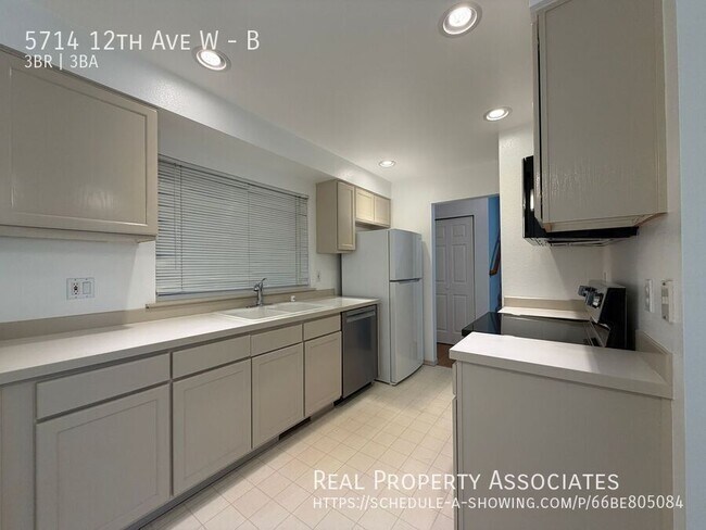 Building Photo - 5714 12th Ave W
