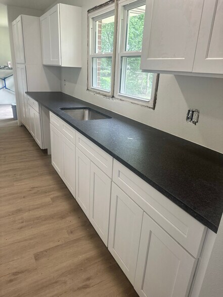 Building Photo - 3801 Limestone Rd