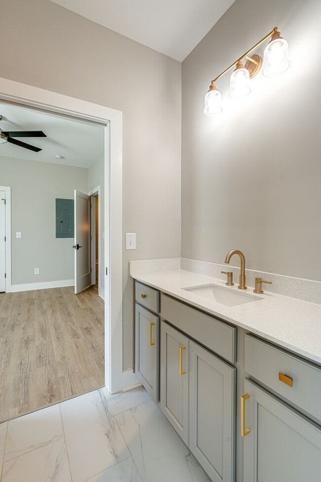 Building Photo - 4 Bedroom Rental in The Nations!