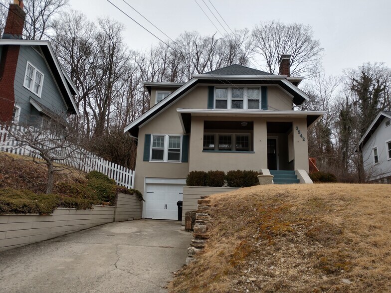 Building Photo - 3542 Linwood Ave