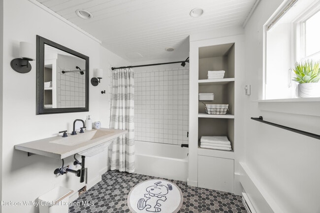 Building Photo - 1977 NY-295