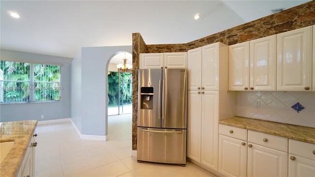 Building Photo - 9025 Long Lake Palm Dr