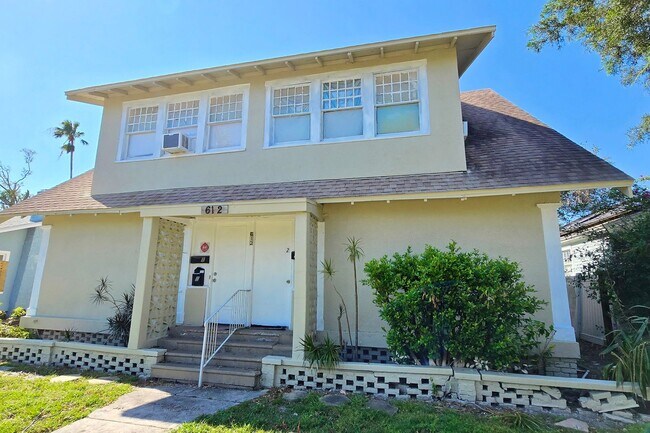 Building Photo - 612 26th St W