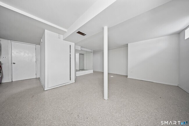 Building Photo - 33 Harland Ave