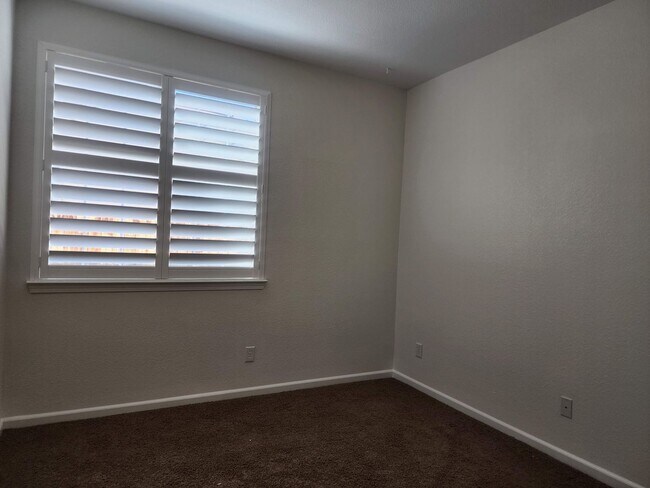 Building Photo - Beautiful home in Kiley Ranch.