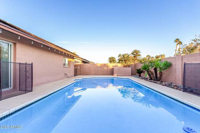 Building Photo - 3535 W Saint Moritz Ln