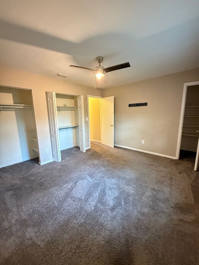 Building Photo - 1721 Active