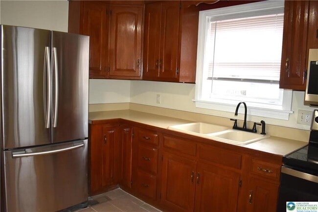 Building Photo - 538 S 23rd St