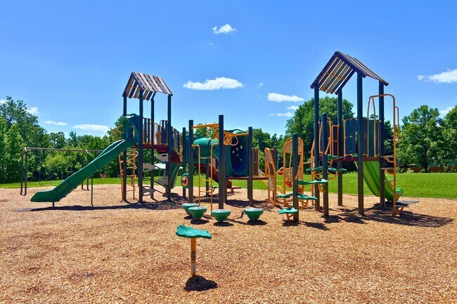 Building Photo - 2509 Hollyhock Dr
