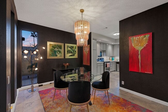 Building Photo - Mountain View Retreat in Palm Springs