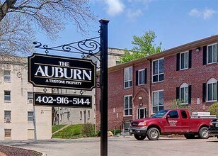 Building Photo - 417 - 421 - 423 N 40th -- Auburn