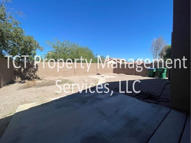Building Photo - Spacious Home in Great Location!