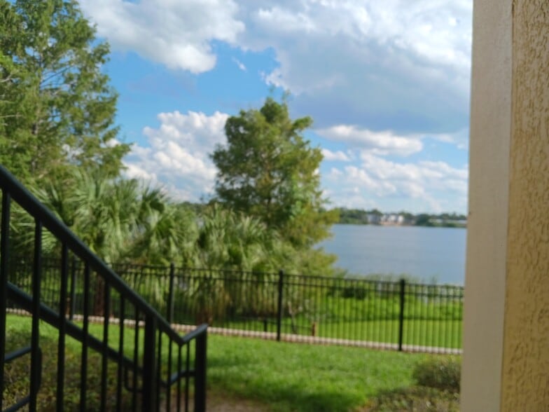 Building Photo - 1408 Lake Shadow Cir