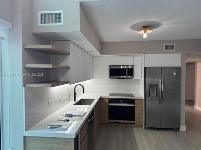 Building Photo - 41 SE 5th St