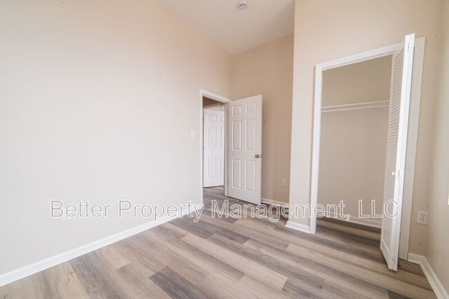 Building Photo - 112 N High St
