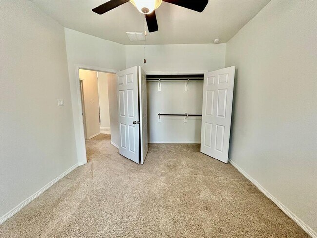 Building Photo - 1507 Peyton Oaks Pl