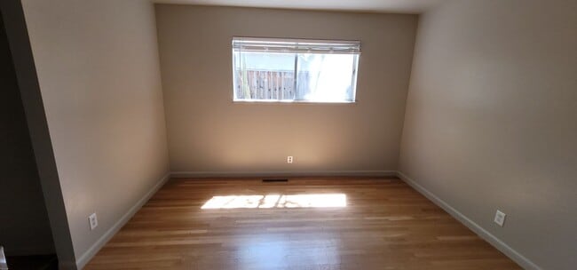 Building Photo - 133 Forest Hill Dr