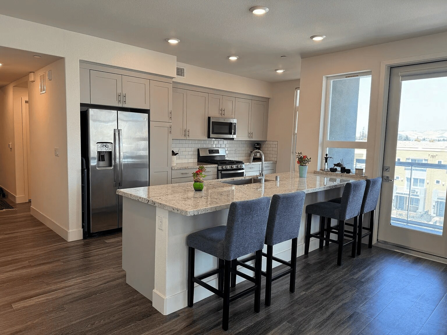 Building Photo - 5925 Charlotte Dr