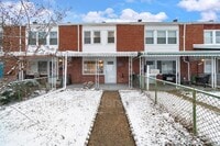 Building Photo - 2034 Kelmore Rd