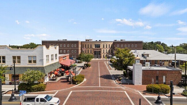 Building Photo - 212 Tennessee Ave