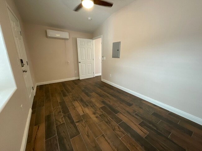Building Photo - Central Tucson, close to University of Ari...
