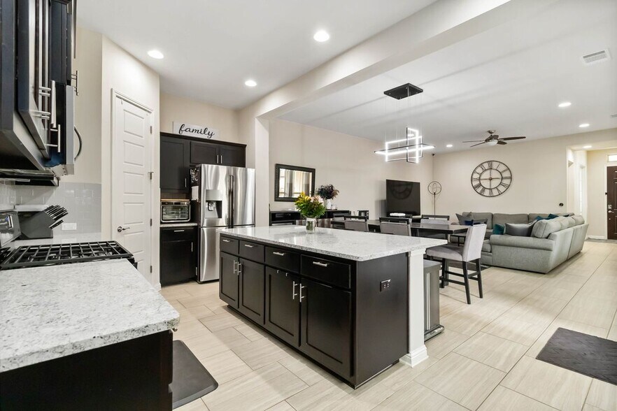 Building Photo - 1614 Frontier Valley Dr