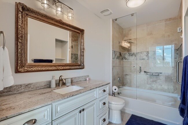 Building Photo - 300 S Australian Ave