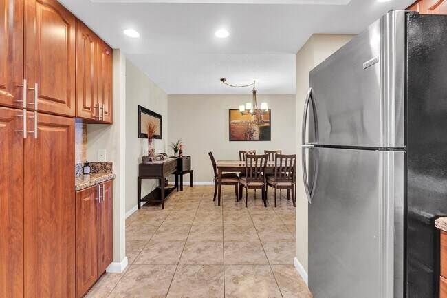 Building Photo - 1985 S Ocean Dr