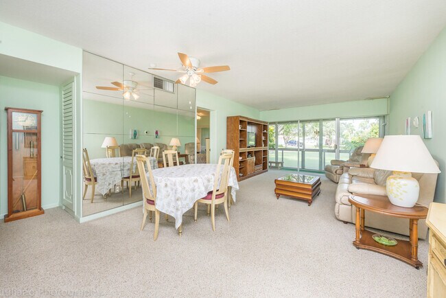 Building Photo - 331 Tequesta Dr
