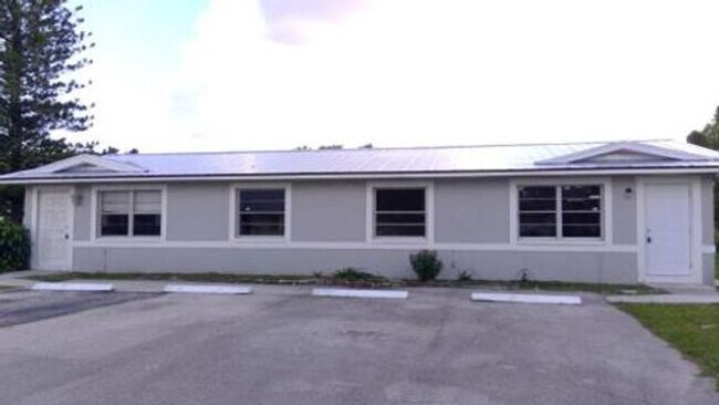 Building Photo - 1120/1122 SOUTHDALE RD