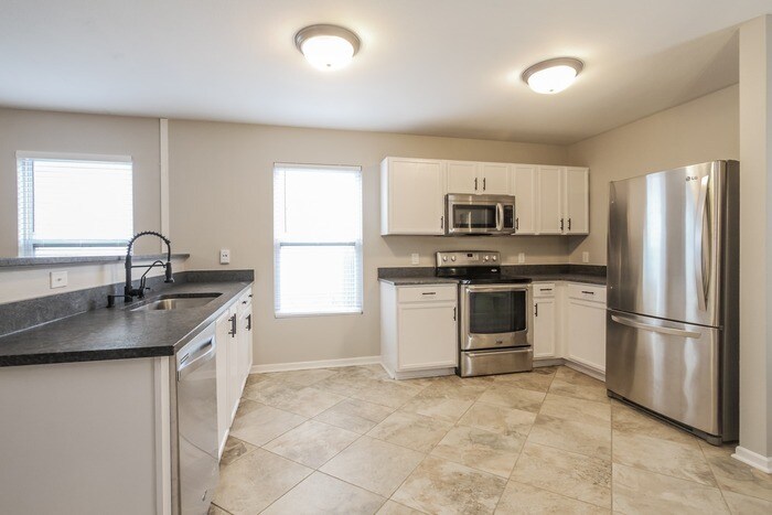 Building Photo - 547 Reed Ct