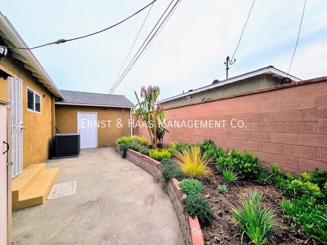 Building Photo - 4449 Shadeway Rd