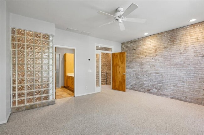 Building Photo - 1294 Fernwood Cir NE